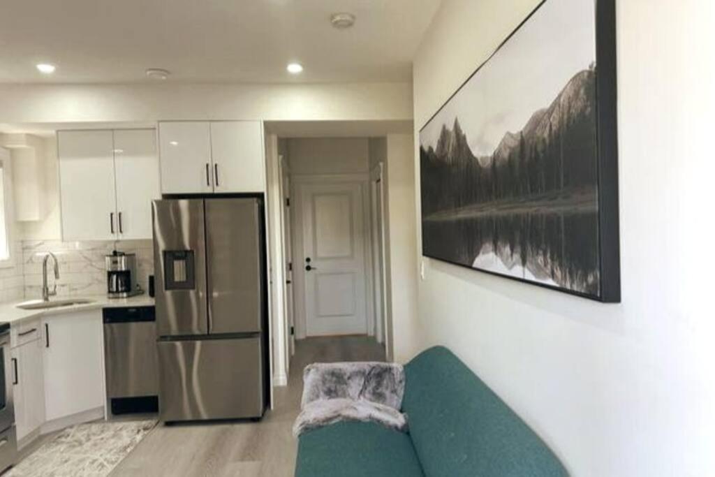 Award Winning Boho Paradise Sunlit Modern Suite YYC المظهر الخارجي الصورة