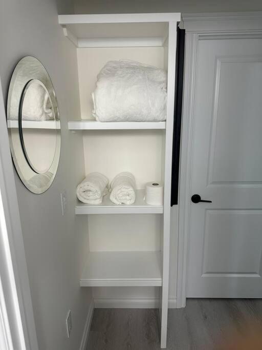 Award Winning Boho Paradise Sunlit Modern Suite YYC المظهر الخارجي الصورة