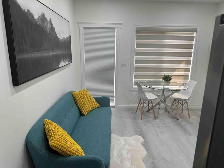 Award Winning Boho Paradise Sunlit Modern Suite YYC المظهر الخارجي الصورة